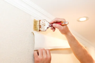 Pose de papier peint à Cuzorn — revêtements muraux et toiles de verre
